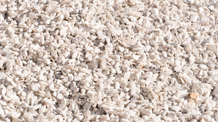 Utah White 3/4 inch decorative rock, close-up