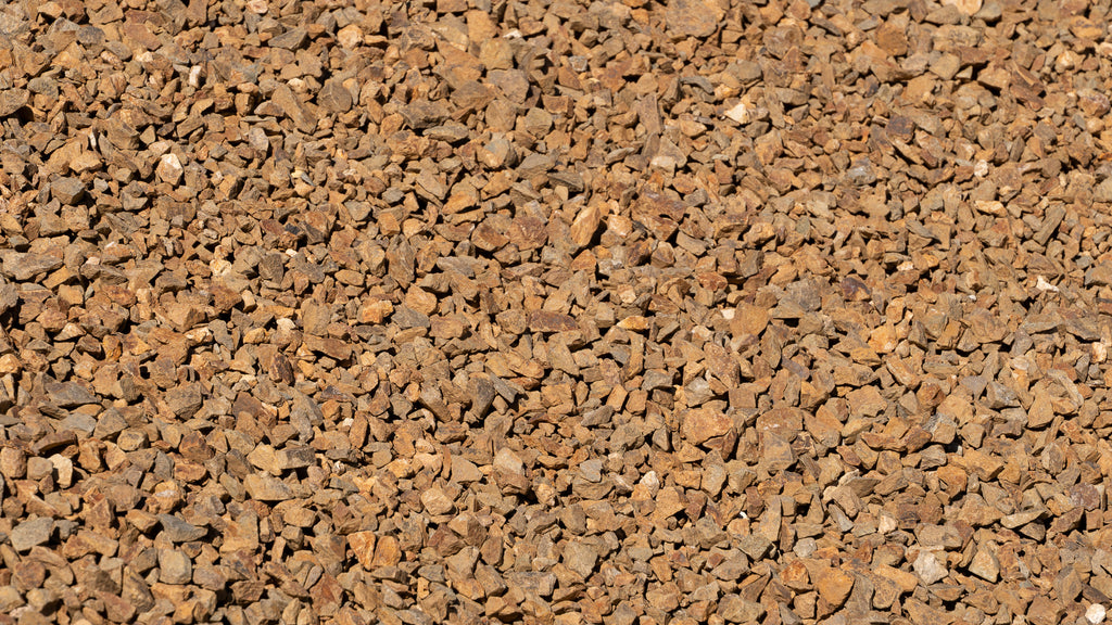 Mocha 1/2 inch decorative rock, close-up