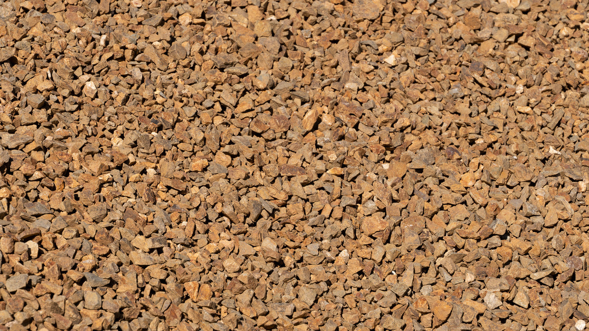 Mocha 1/2 inch decorative rock, close-up