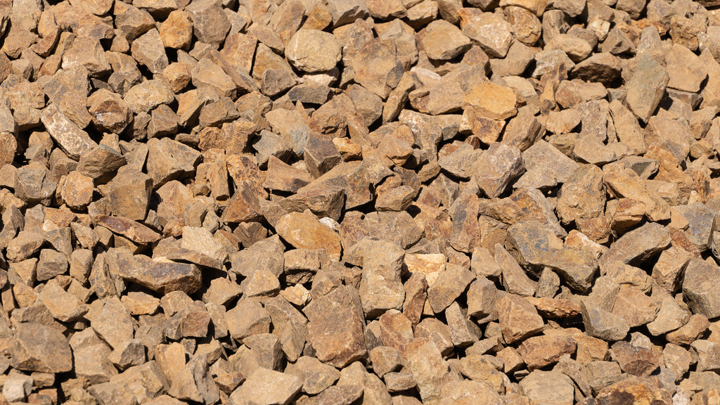 Mocha 3/4 inch decorative rock, close-up