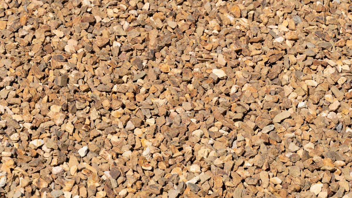 Oak 1/2 inch decorative rock, close-up