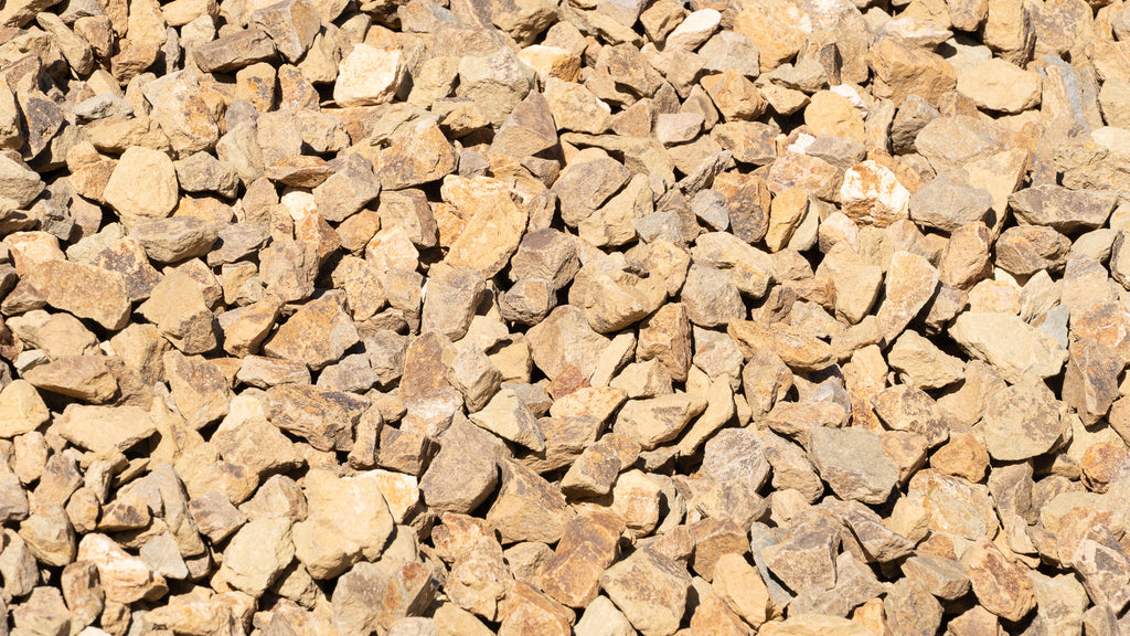 Oak 3/4 inch decorative rock, close-up